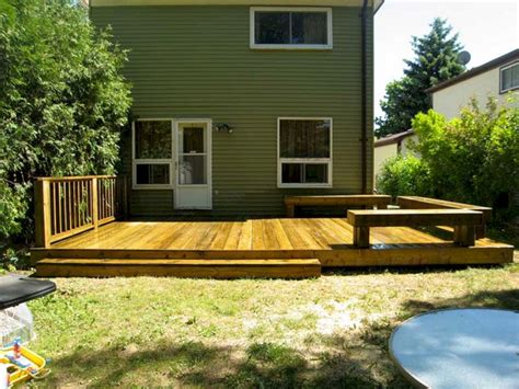 The options for style, design and scope for your deck project are almost limitless, so it can help to get some inspiration early on. Small Backyard Deck Designs - DECOREDO