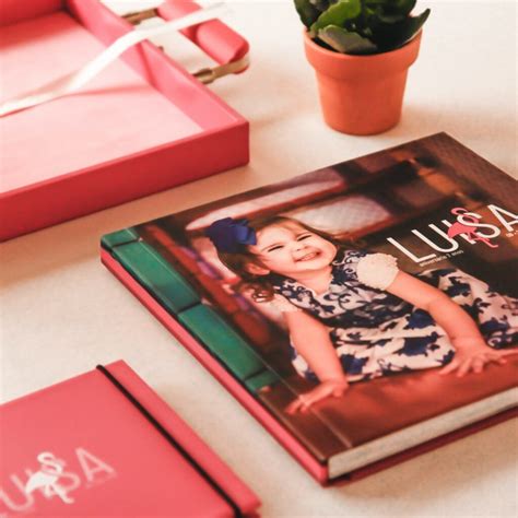 Inspirasi Desain Cover Album Foto yang Bagus & Menarik