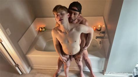 Cain Winters Gets Ed By Dom King In The Tub Then He Takes Him To Bed