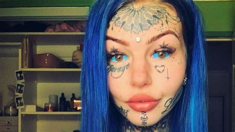 Body Transformation Künstlerin Amber Luke Instagrammerin Ist Nach Augapfel Tattoo Mehrere