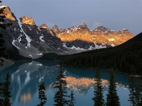 Got Up At 5am To Catch The Sunrise Over Moraine Lake In Banff National