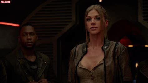 Nackte Adrianne Palicki In The Orville