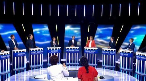 C'est tout en cas la formule adoptée à bfm tv où vendredi dernier, l'ambiance était carrément déjantée sur le plateau de la matinale. Élections européennes. DIRECT. Débat sur BFM TV : les onze candidats abordent le thème des ...