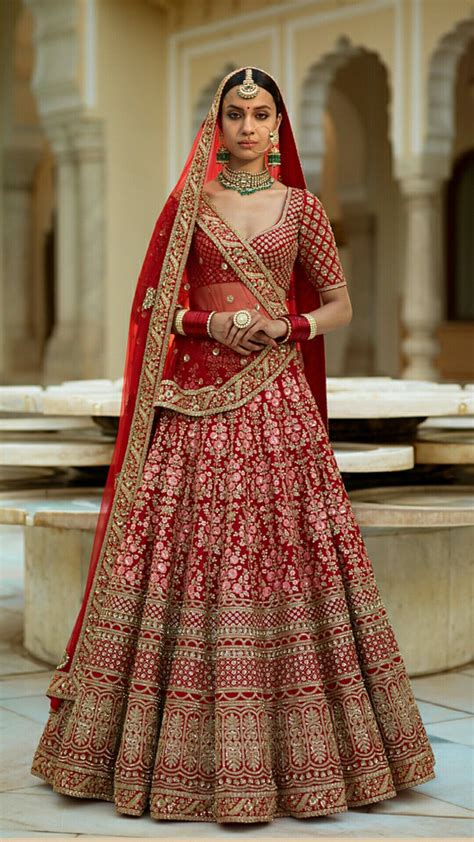 Sabyasachi Mukherjee Wedding Collection Hint Kıyafetleri Indian
