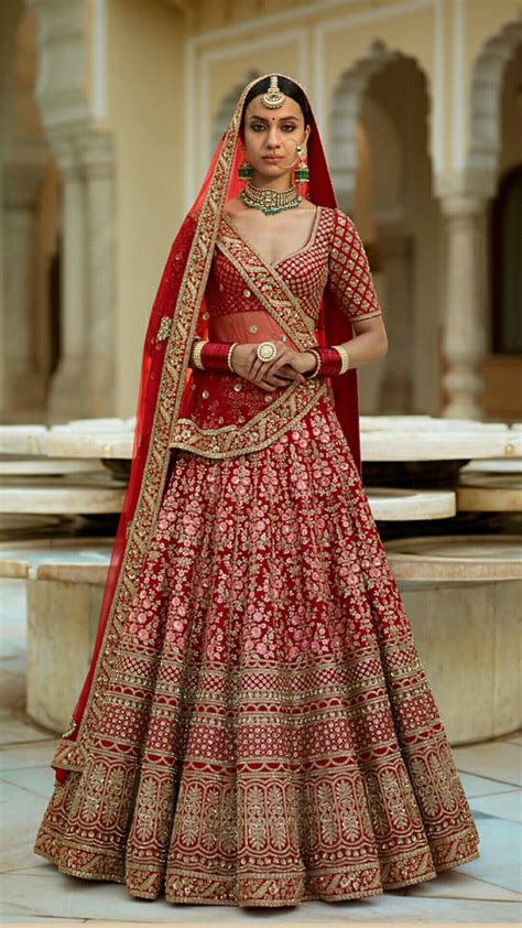 Pin By Abhilasha Jaiswal On Bridal Indian Bridal Wear Bridal Lehenga