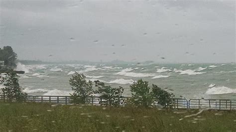 Parts Of The Great Lakes Will Get Pounded By 13 Foot Waves Cnn