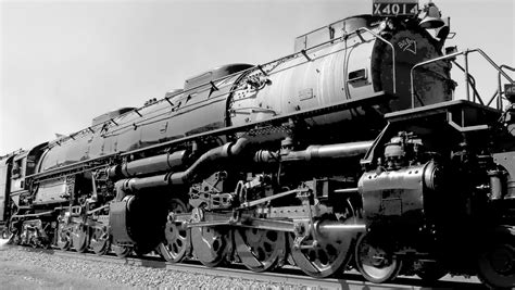 Union Pacific Big Boy Locomotive 4014 Passing Through Dhanis Texas
