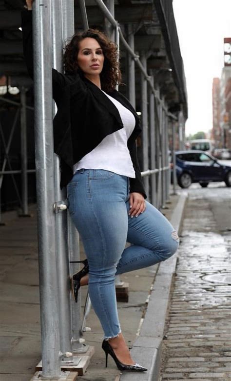 Pin By Beautiful Curves On Denim Curves Fashion Hot Jeans Tight Jeans