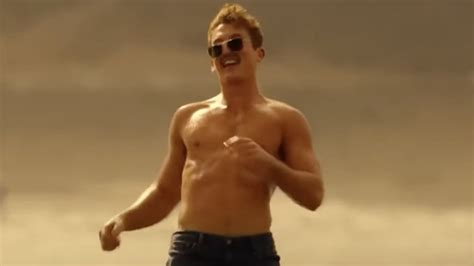 The Iconic Scene That Miles Teller Was Surprised To See In Top Gun