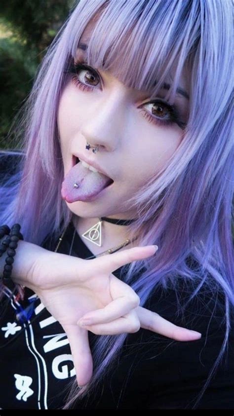 Pin By Narace On Insparation Cute Emo Girls Emo Hair Goth Beauty
