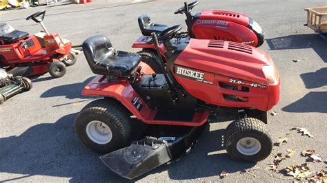 Huskee 46 Inch Cut Lawn Tractor 21 Hp Briggs And Hash Auctions