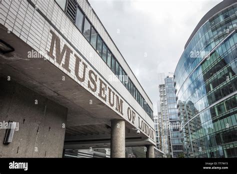 The Museum Of London London Wall Barbican London Ec2 Uk Stock Photo