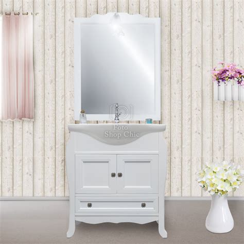 La scelta di mobili bagno shabby chic on line che vi proponiamo vi consente di rendere questa stanza raffinata; Arredo bagno shabby chic per piccoli spazi in legno bianco