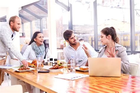 Lets Do Lunch 4 Reasons You Should Sit And Eat With Your Employees