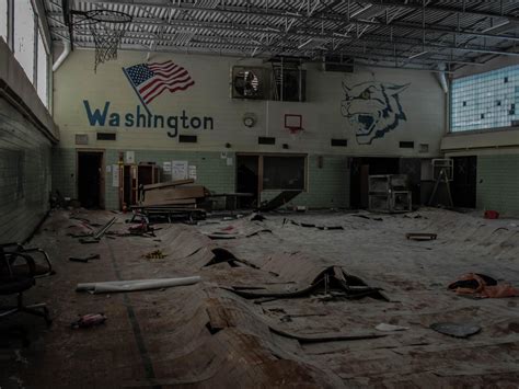 4608x3456 Abandoned Gym Of An Elementary School In Flint Mi Oc R