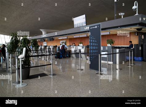 United Airlines Check In Desks Main Terminal Building Interior Dulles