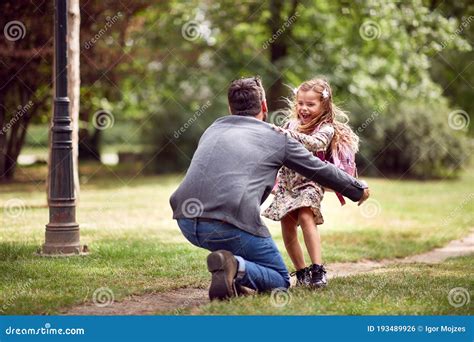 Introducir 65 Images Imágenes De Un Padre Abrazando A Su Hija