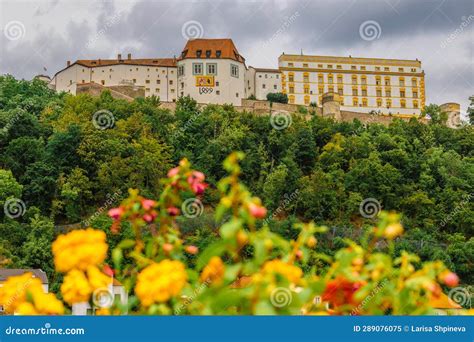 Panoramic View Castle Veste Oberhaus On River Danube Antique Fortress