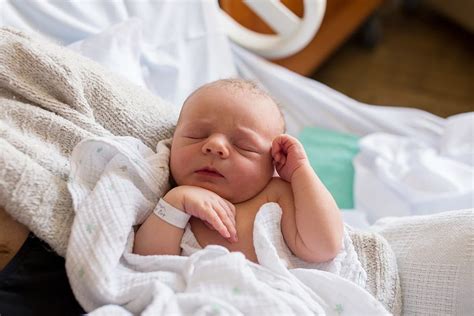 Tips For Taking Your Own Newborn Photos At The Hospital