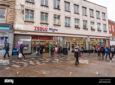 Tesco Metro Store Hi Res Stock Photography And Images Alamy
