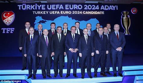 Uefa'da yapılan ve 17 kişinin katıldığı oylama sonucunda euro 2024'e almanya ev. Turkey bid to host Euro 2024 ahead of Germany | Daily Mail ...