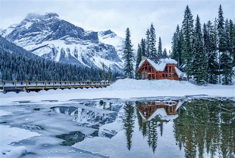 This Is The Very Popular Emerald Lake Lodge In Yoho National Park
