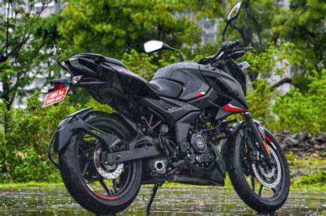 Bajaj Pulsar N160 Review Test Ride Specifications Engine Features
