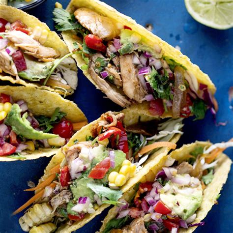 Esta receta la creé recopilando datos desde un montón de lugares, ingredientes más ingredientes menos, hasta llegar a la receta que yo quería. Tacos de pollo
