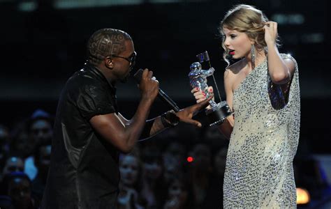 Taylor Swift Fait Référence à Lincident Des Vma De Kanye West Lors De La Tournée Eras Le