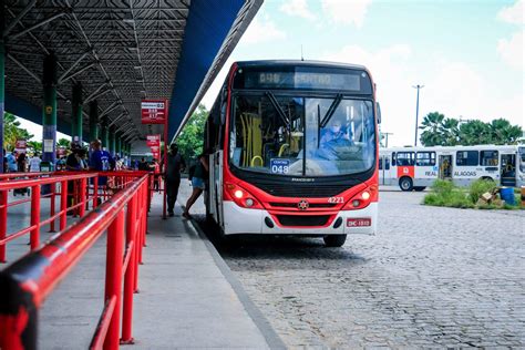 Pazuello teve uma queda de pressão e foi atendido. Nova linha de ônibus atenderá usuários do Hospital ...