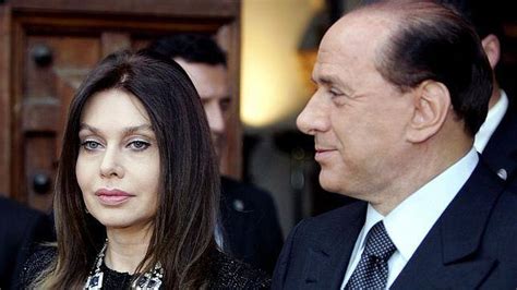 Berlusconi Pagara 3 Millones De Euros Al Mes A Su Segunda Esposa Por