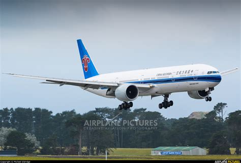 B 2007 China Southern Airlines Boeing 777 300er At Auckland Intl