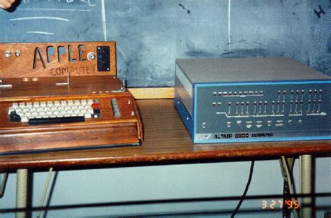 Primeros Computadores Altair 8800