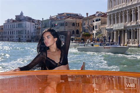 Dulces Naughty Gondola Ride In The Venice Canals Porn Corporation New Porn Sites Showcased
