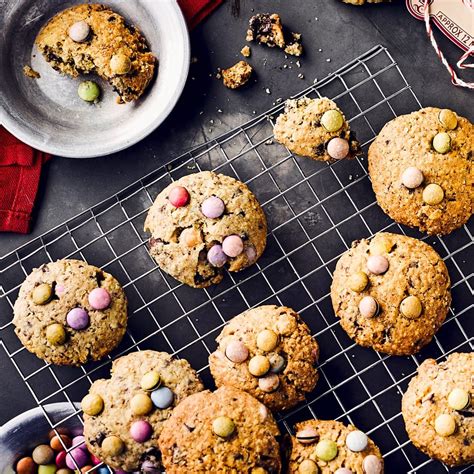 Dann haben wir ein tolles kuchenrezept für dich. Cookies mit Smarties - Rezept | EDEKA | Rezept | Rezept ...
