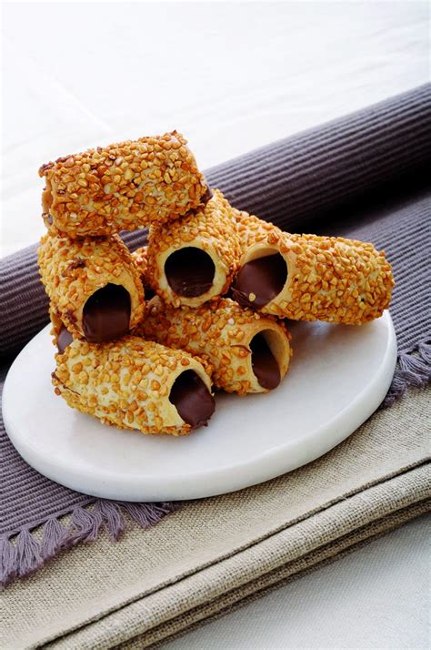 2 rotoli di pasta sfoglia rettangolare. Cannoncini alla Crema di Latte e Cacao