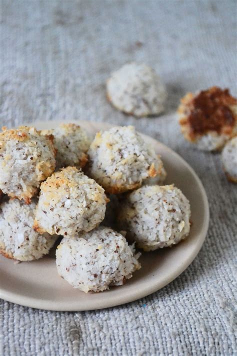 Eggless Coconut Macaroon Recipe Gayathri S Cook Spot