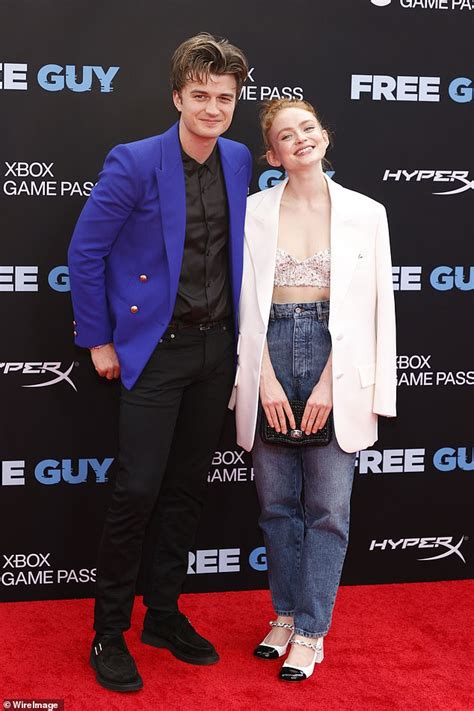 Stranger Things Sadie Sink Supports Co Star Joe Keery At Premiere For