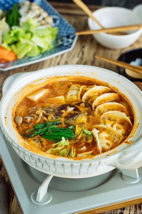 Kimchi Gyoza Nabe Hot Pot キムチ餃子鍋 Hey Review Food