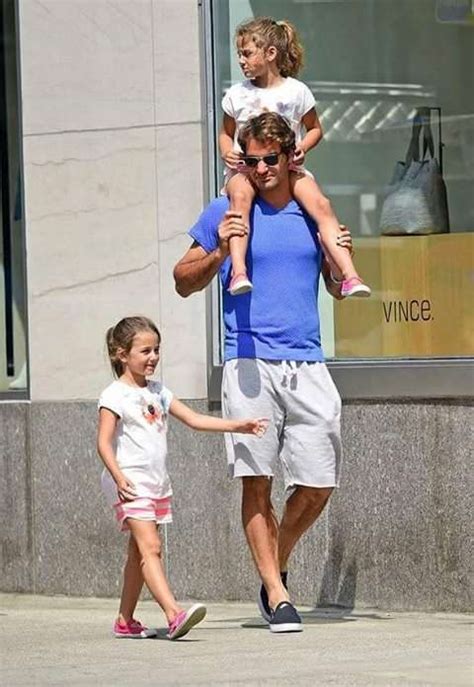 Hanging out with your kids.giving his daughter attention, while at work! Page 2 - 10 best pictures of Roger Federer's family