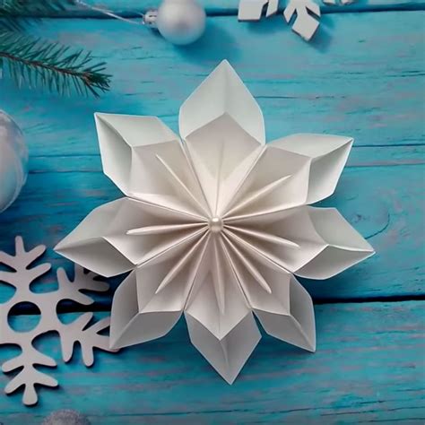 Environmentally Friendly Christmas Origami Decorations For Every Home