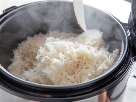 Combien de temps pouvez-vous laisser du riz dans un cuiseur à riz basé