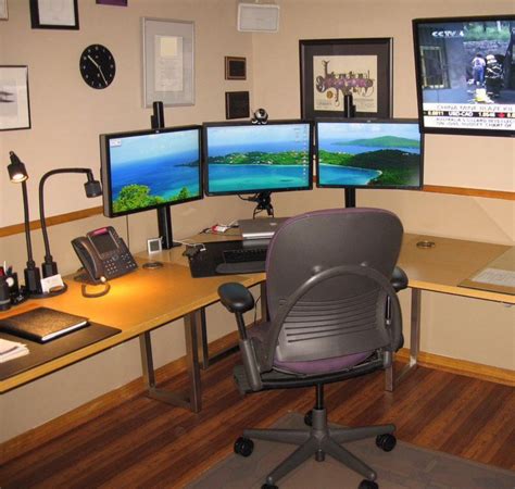 Best Home Office Docking Station Setup 3 Monitors