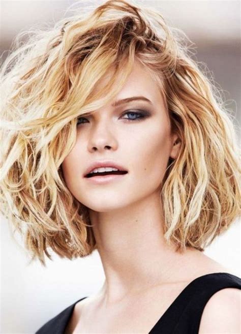 The hair style also will not be able to stand on its. Trendy haircuts and hairstyles for short hair 2020 - 82 ...
