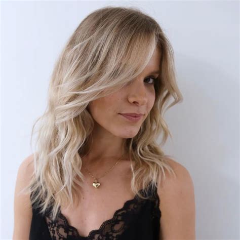 20 Ideas Of Mid Length Haircuts With Side Layers
