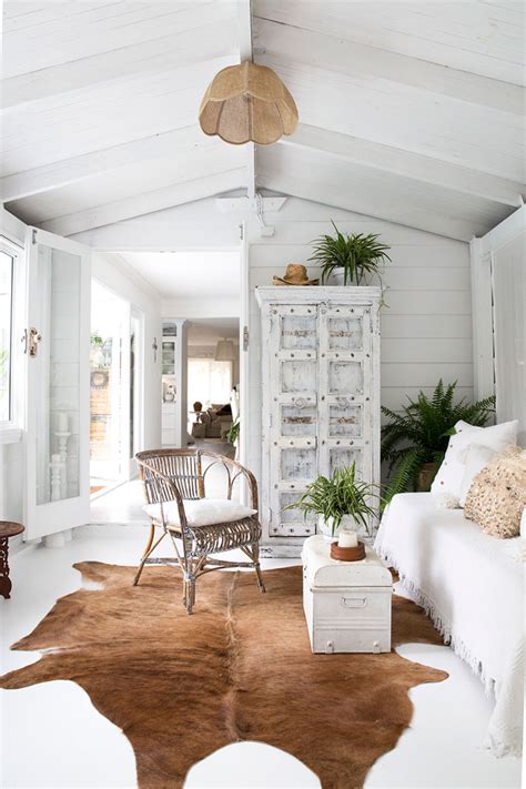 Decorating ideas for the boho space of your dreams. All white boho inspired home - Lanalou Style