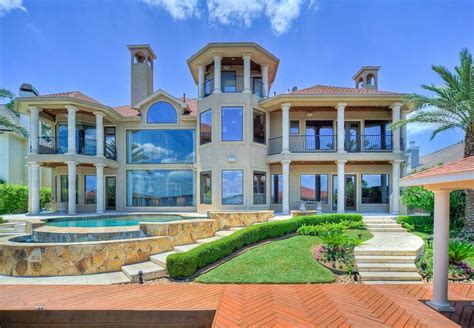 Palatial Waterfront Mansions For Sale On Lake Conroe Houston Chronicle
