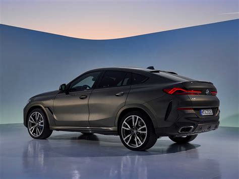 The 2020 bmw x6 is the humpback version of the x5. 2020 BMW X6 debuts with familiar styling, bigger grille ...