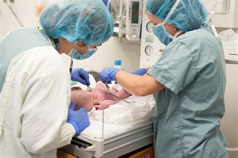Photographer Shows C Sections Are Beautiful By Documenting Her Friends Delivery Huffpost