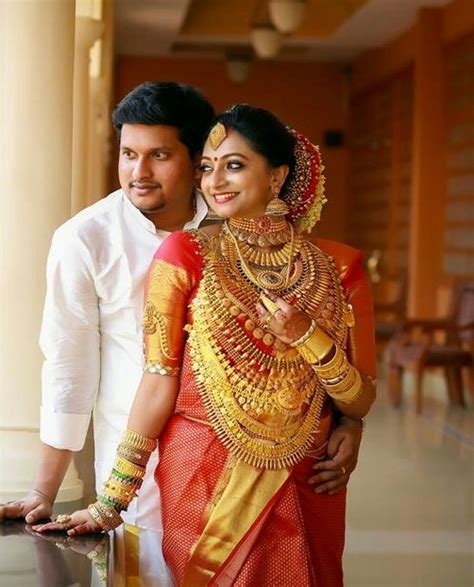 Pin By Syamanoj On Kerala Bride Wedding Photography Poses Bridal Party Wedding Couple Poses